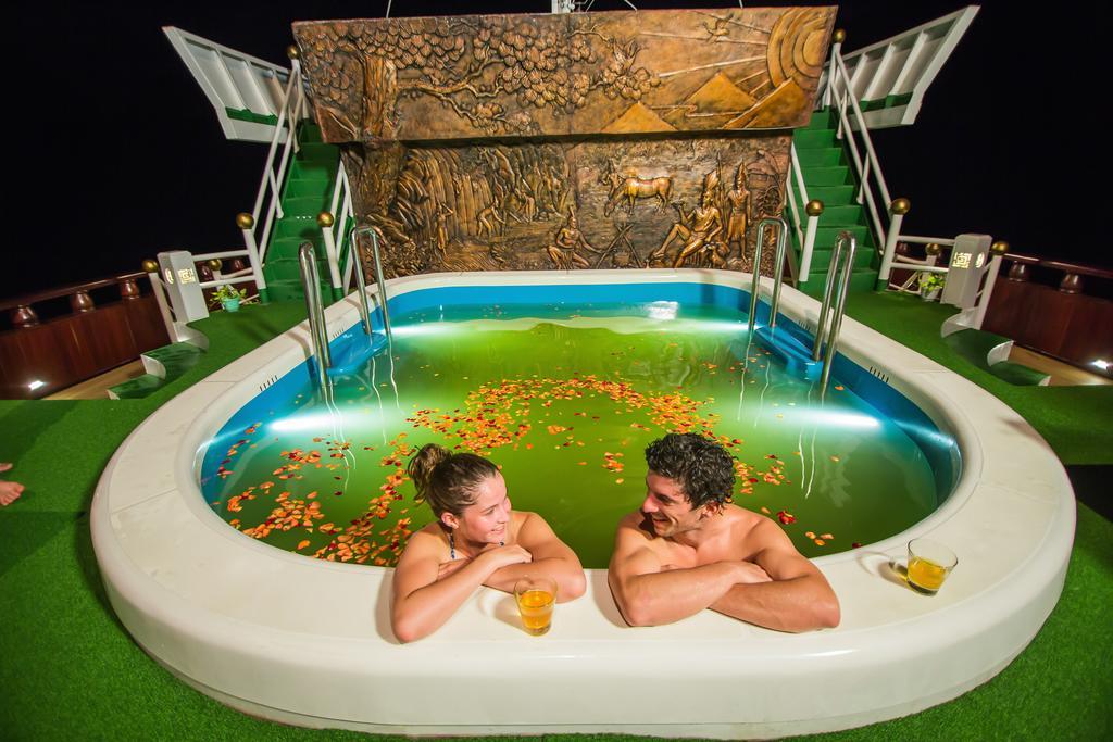 Dragon Legend Cruise Hotel Hạ Long Ngoại thất bức ảnh