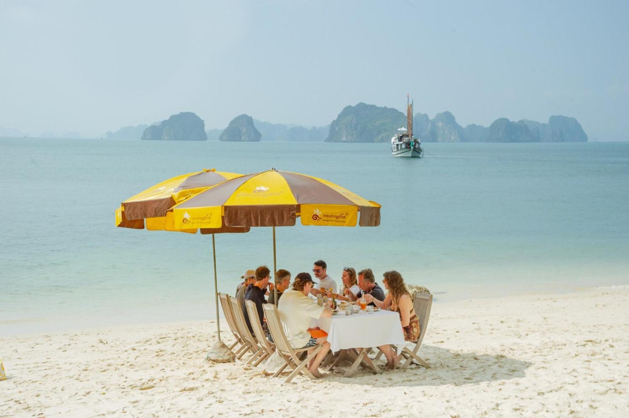 Dragon Legend Cruise Hotel Hạ Long Ngoại thất bức ảnh
