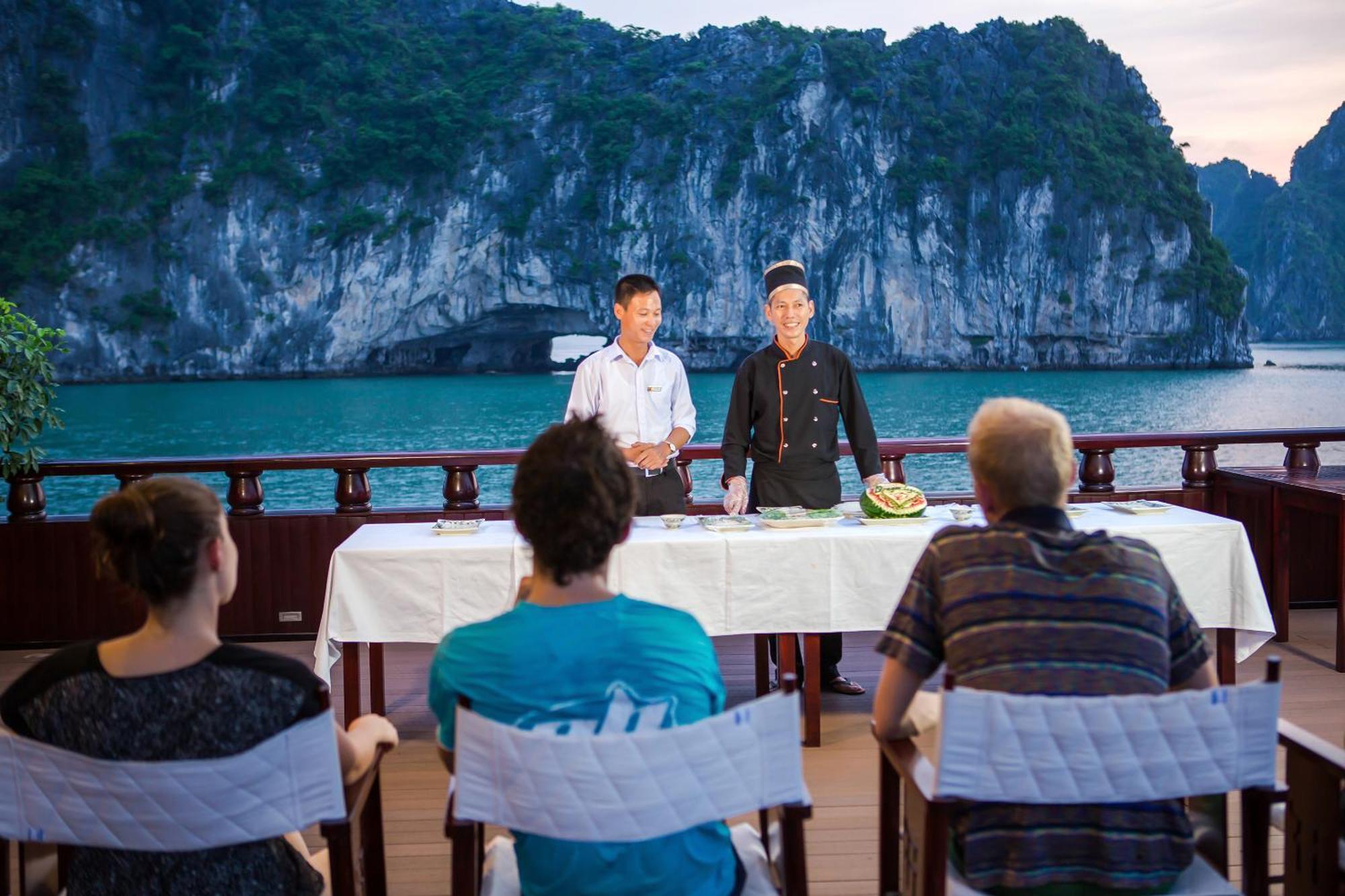 Dragon Legend Cruise Hotel Hạ Long Ngoại thất bức ảnh