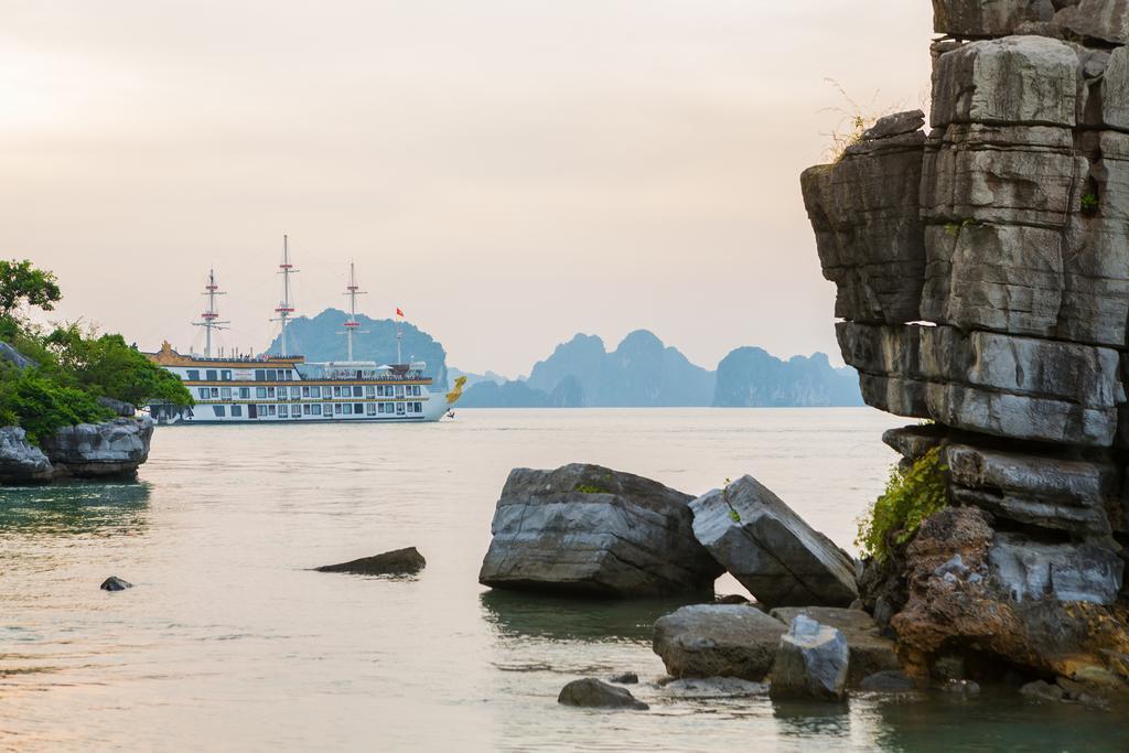 Dragon Legend Cruise Hotel Hạ Long Ngoại thất bức ảnh